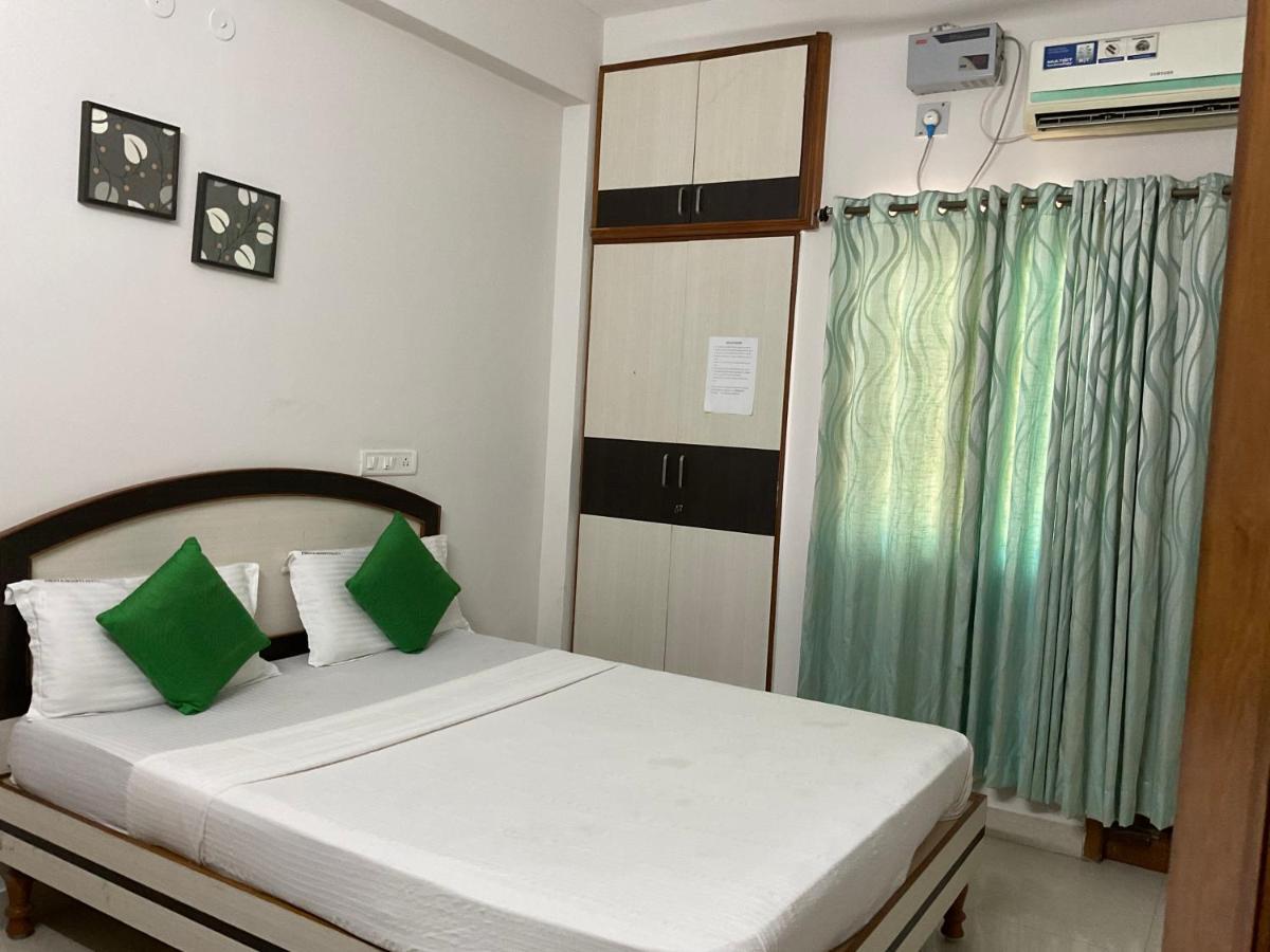 Fiesta House Pallikaranai Chennai Exterior photo